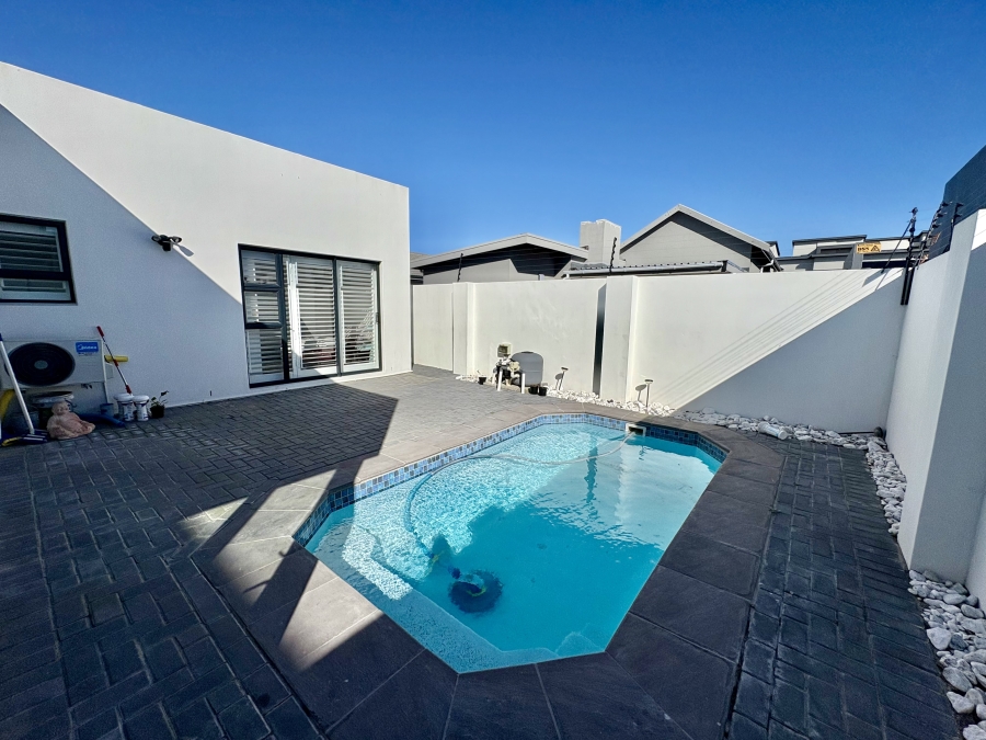 3 Bedroom Property for Sale in Sandown Western Cape